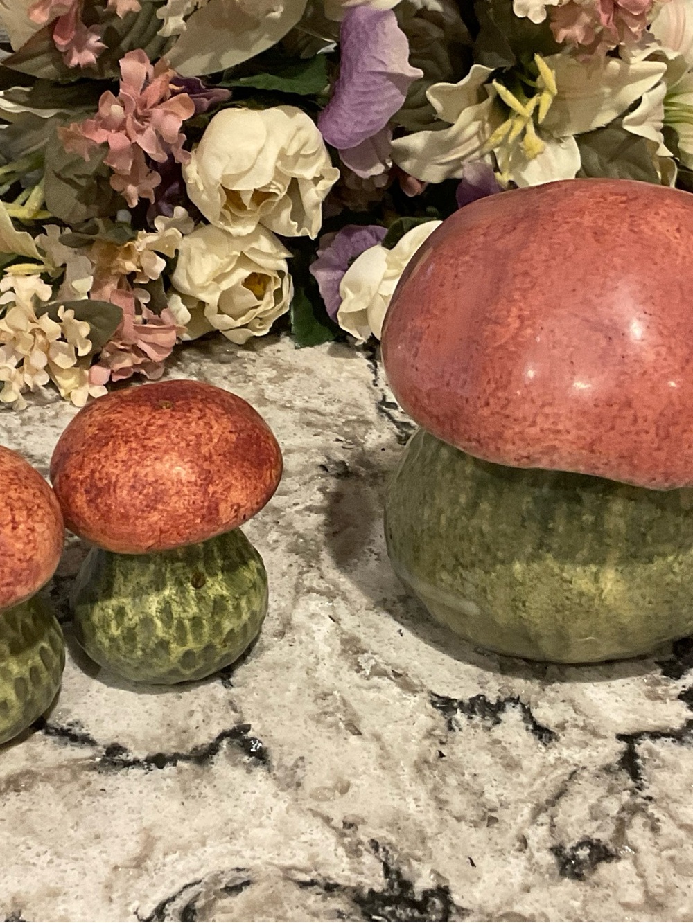 BP-ITALY-4 PC. SET SALT-PEPPER SHAKERS SUGAR BOWL MUSHROOM DESIGN